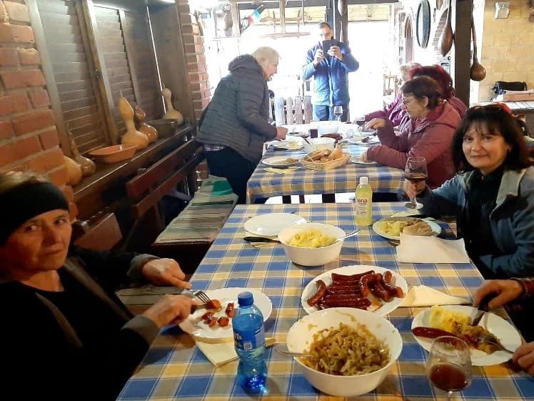 Pleternički planinari na imanju Mladena Ravlića na Požeškoj gori