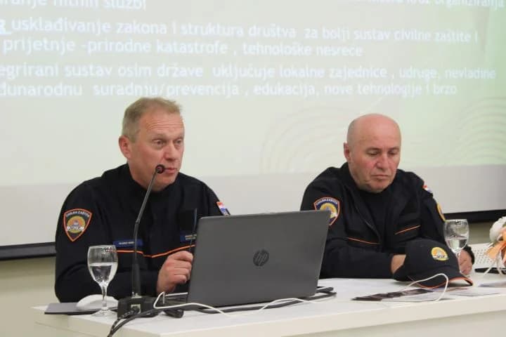 Održana zanimljiva edukativna tribina s građanima o sustavu civilne zaštite