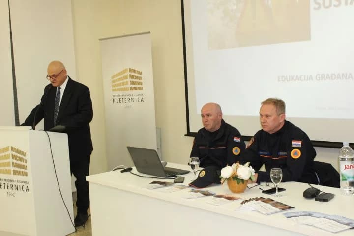 Održana zanimljiva edukativna tribina s građanima o sustavu civilne zaštite
