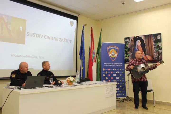 Održana zanimljiva edukativna tribina s građanima o sustavu civilne zaštite