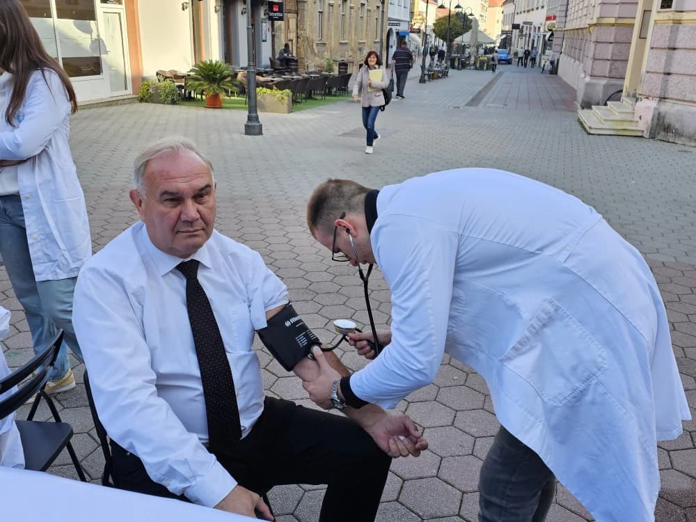 SVJETSKI DAN SRCA U POŽEGI: Upoznaj srce, brini o zdravlju [FOTO]
