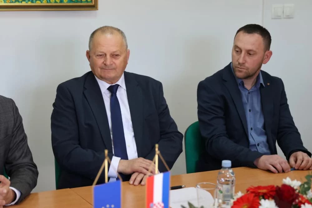 Potpis i pečat ministra Marina Piletića u općini Jakšić osigurao 3,8 milijuna eura za izgradnju Centra za starije osobe
