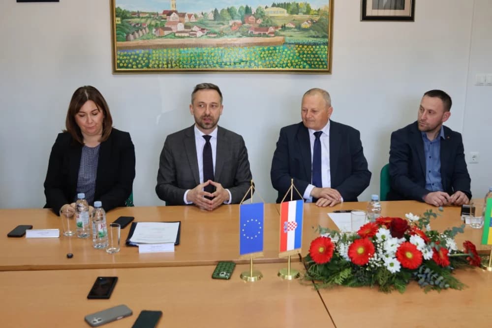 Potpis i pečat ministra Marina Piletića u općini Jakšić osigurao 3,8 milijuna eura za izgradnju Centra za starije osobe