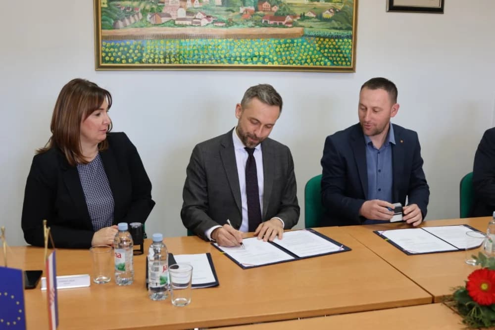 Potpis i pečat ministra Marina Piletića u općini Jakšić osigurao 3,8 milijuna eura za izgradnju Centra za starije osobe