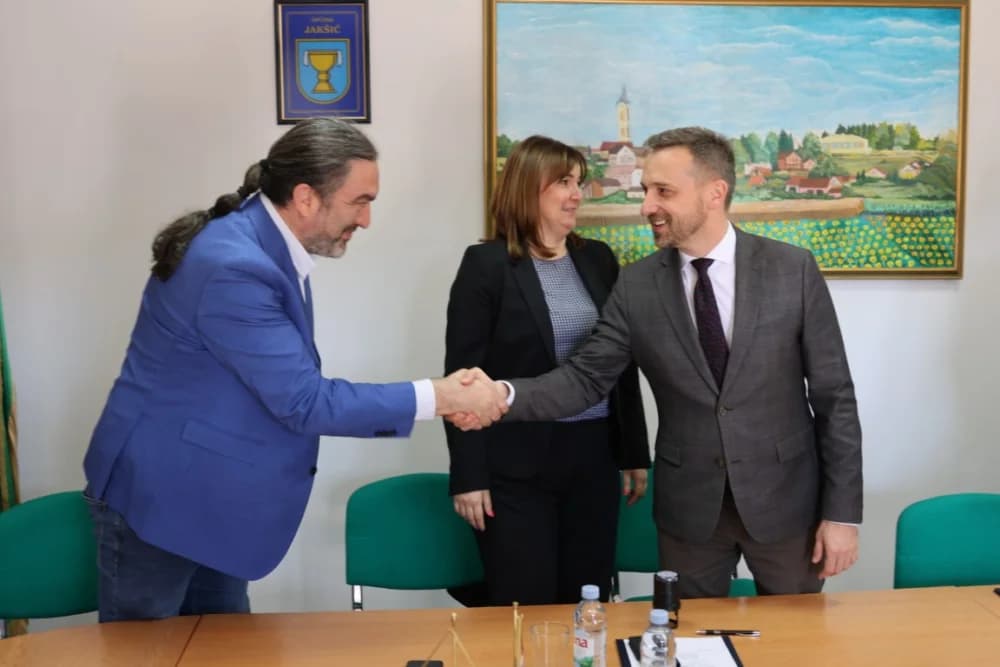 Potpis i pečat ministra Marina Piletića u općini Jakšić osigurao 3,8 milijuna eura za izgradnju Centra za starije osobe