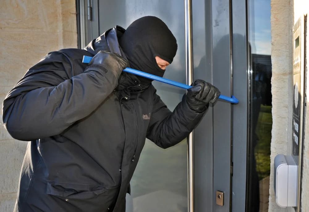 Provalnici i dalje ʼoperirajuʼ po Požegi - ovoga puta bio je samo pokušaj!