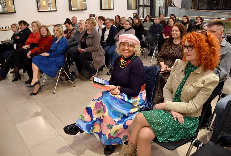 Predstavljena zbirka ljubavne poezije Irene Kalan