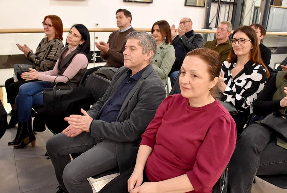 Predstavljena zbirka ljubavne poezije Irene Kalan