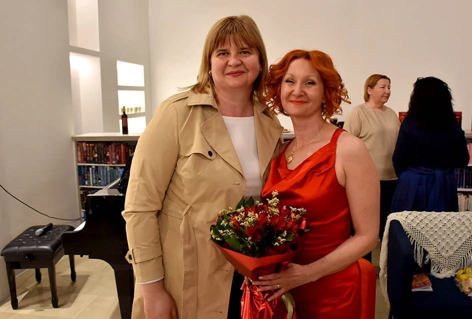 Predstavljena zbirka ljubavne poezije Irene Kalan