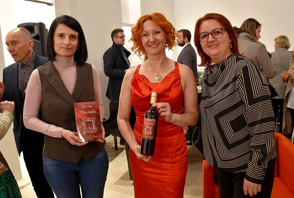 Predstavljena zbirka ljubavne poezije Irene Kalan
