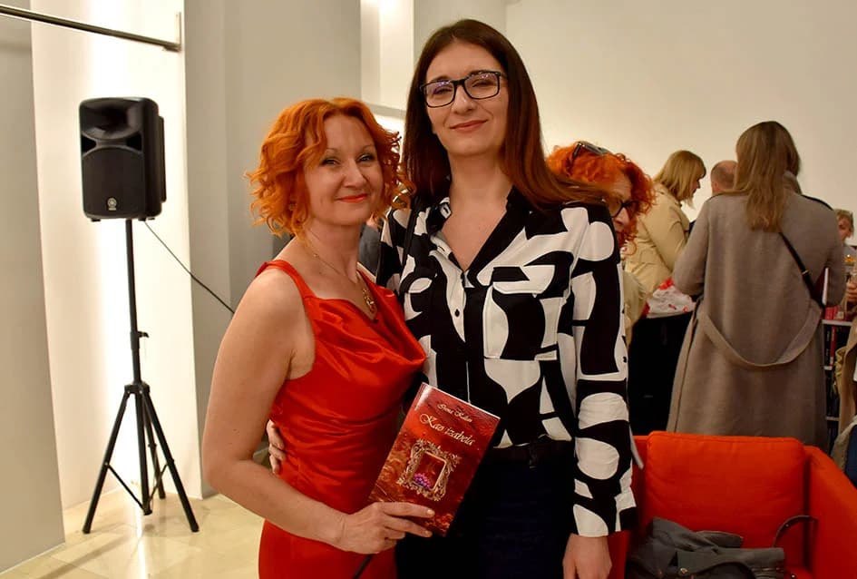 Predstavljena zbirka ljubavne poezije Irene Kalan