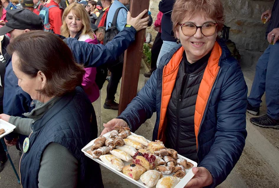 PAPUČKI JAGLACI 2025.: Brojni planinari pohodili sedam staza