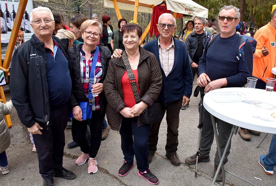 PAPUČKI JAGLACI 2025.: Brojni planinari pohodili sedam staza