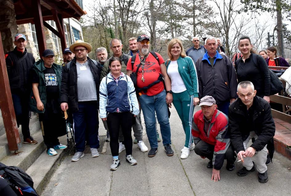 PAPUČKI JAGLACI 2025.: Brojni planinari pohodili sedam staza
