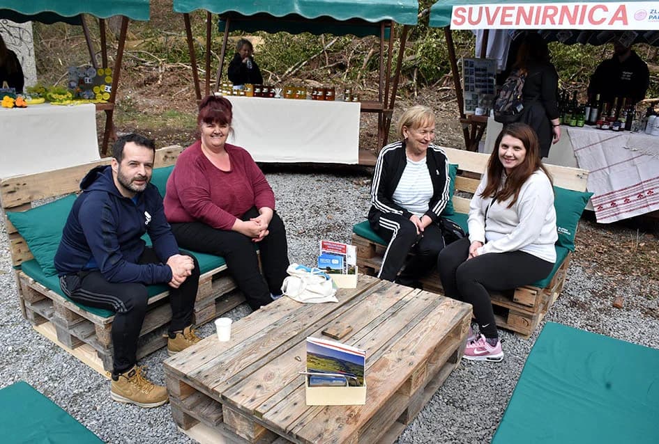 PAPUČKI JAGLACI 2025.: Brojni planinari pohodili sedam staza