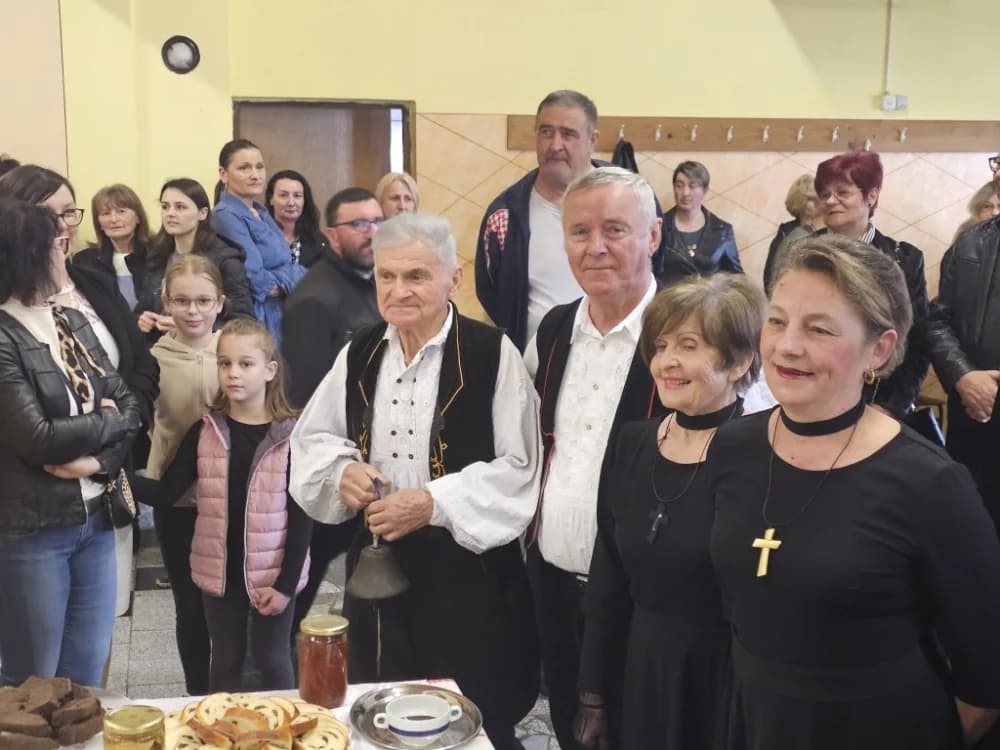 BEKTEŽ – „Što su jeli naši stari u vrijeme korizme“: Na uređenim stolovima postavljena hrana koju čuvaju starije generacije od zaborava
