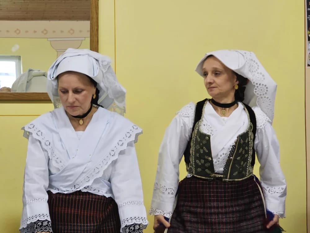 BEKTEŽ – „Što su jeli naši stari u vrijeme korizme“: Na uređenim stolovima postavljena hrana koju čuvaju starije generacije od zaborava