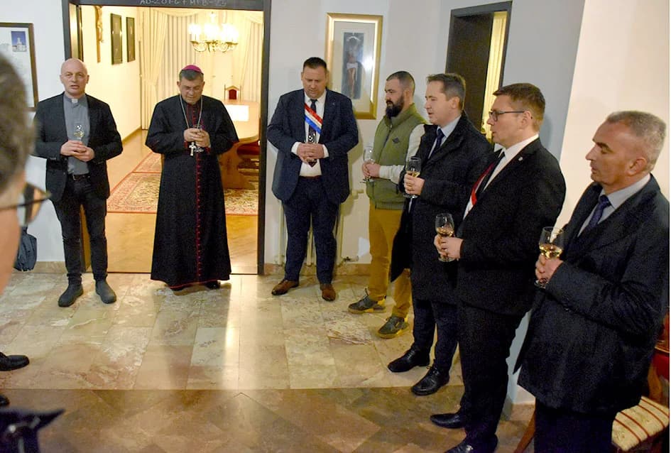 Otkrivena bista blaženom Alojziju Stepincu u Stražemanu