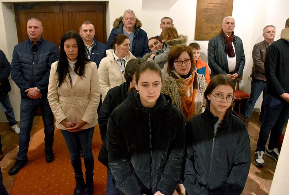 Otkrivena bista blaženom Alojziju Stepincu u Stražemanu
