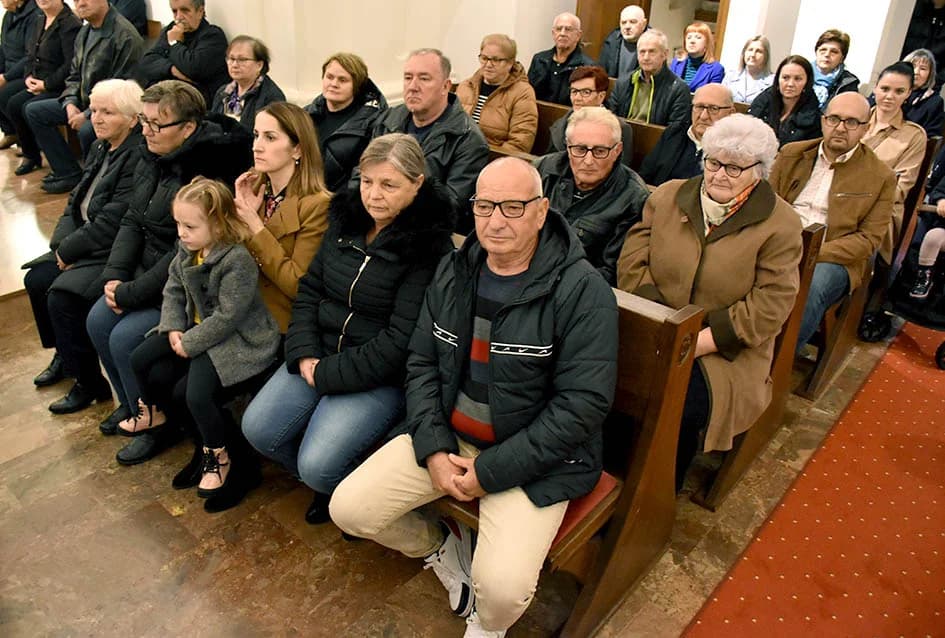 Otkrivena bista blaženom Alojziju Stepincu u Stražemanu