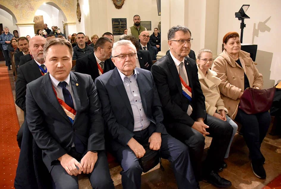 Otkrivena bista blaženom Alojziju Stepincu u Stražemanu