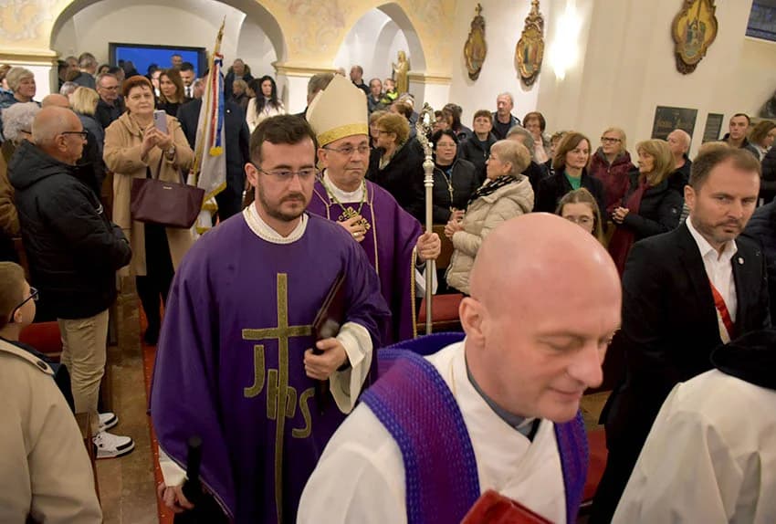 Otkrivena bista blaženom Alojziju Stepincu u Stražemanu