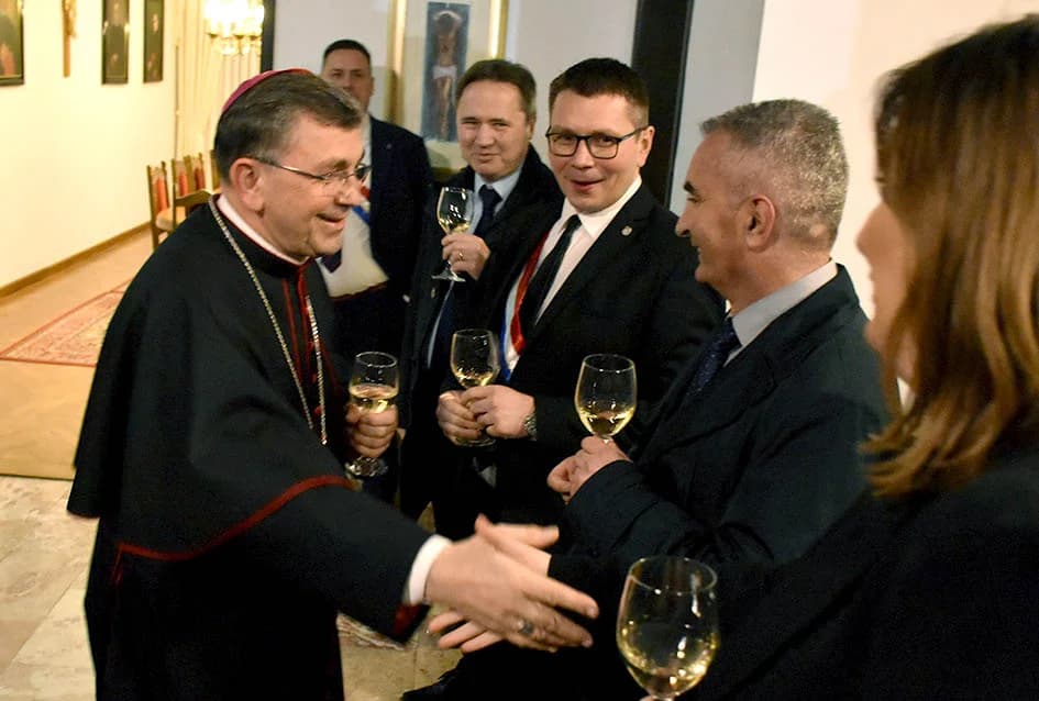 Otkrivena bista blaženom Alojziju Stepincu u Stražemanu