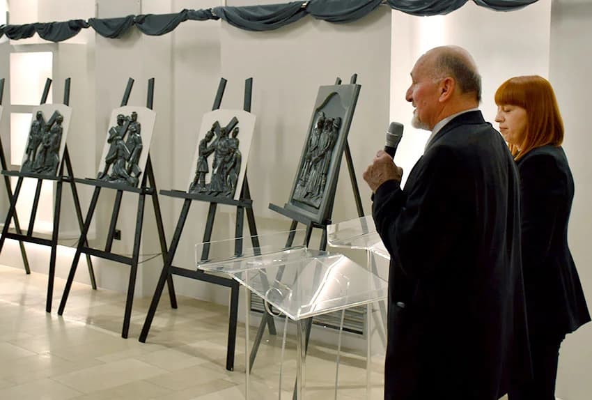 Izložba „ Križni put“ Josipa Tomana otvorena u požeškoj knjižnici