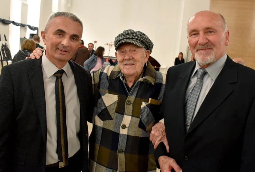 Izložba „ Križni put“ Josipa Tomana otvorena u požeškoj knjižnici