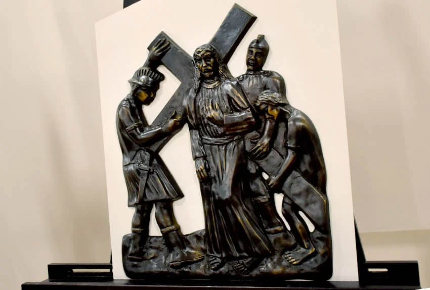 Izložba „ Križni put“ Josipa Tomana otvorena u požeškoj knjižnici