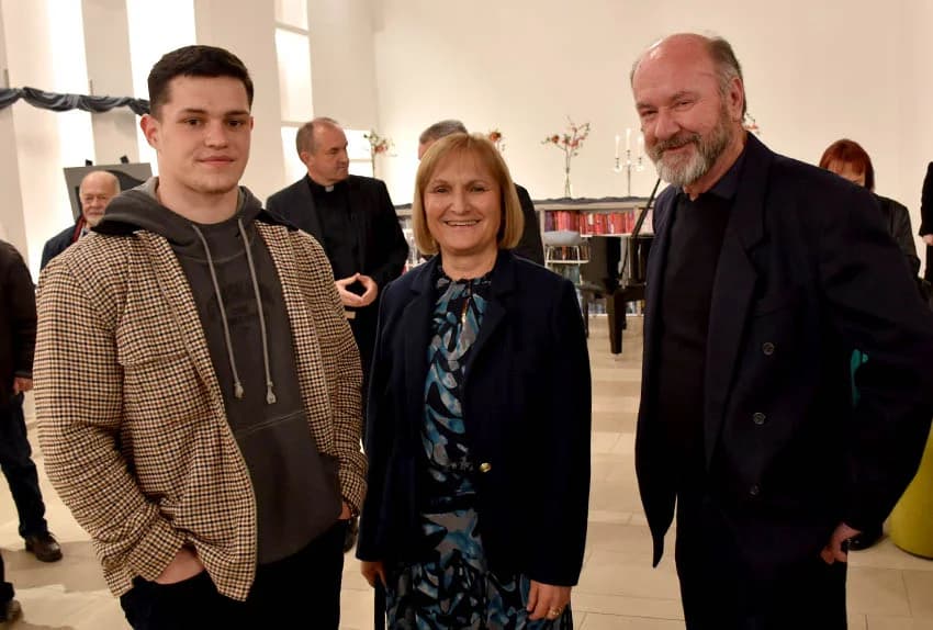 Izložba „ Križni put“ Josipa Tomana otvorena u požeškoj knjižnici