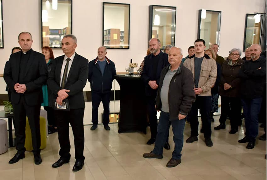 Izložba „ Križni put“ Josipa Tomana otvorena u požeškoj knjižnici