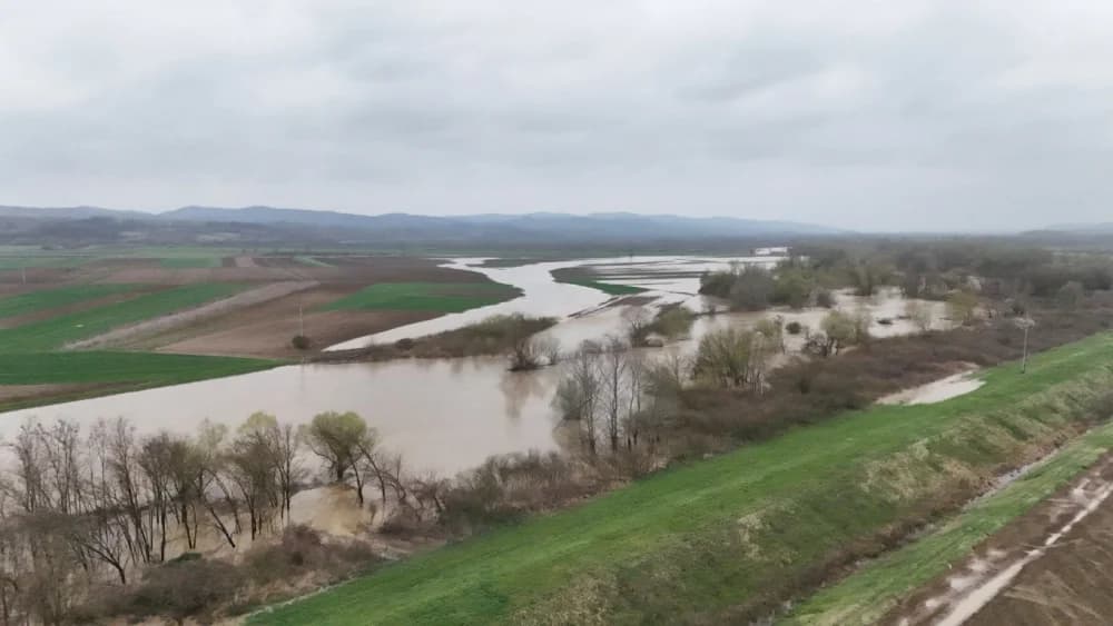 Orljava je izlijevanjem iz korita učinila svoje – video zapis nizvodno od Kuzmice prema Pleternici i dalje /VIDEO/