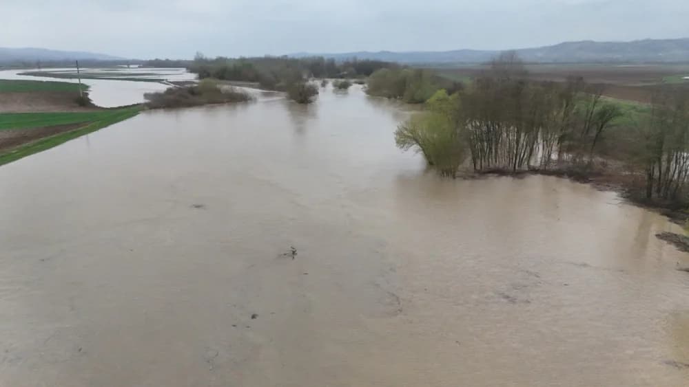 Orljava je izlijevanjem iz korita učinila svoje – video zapis nizvodno od Kuzmice prema Pleternici i dalje /VIDEO/
