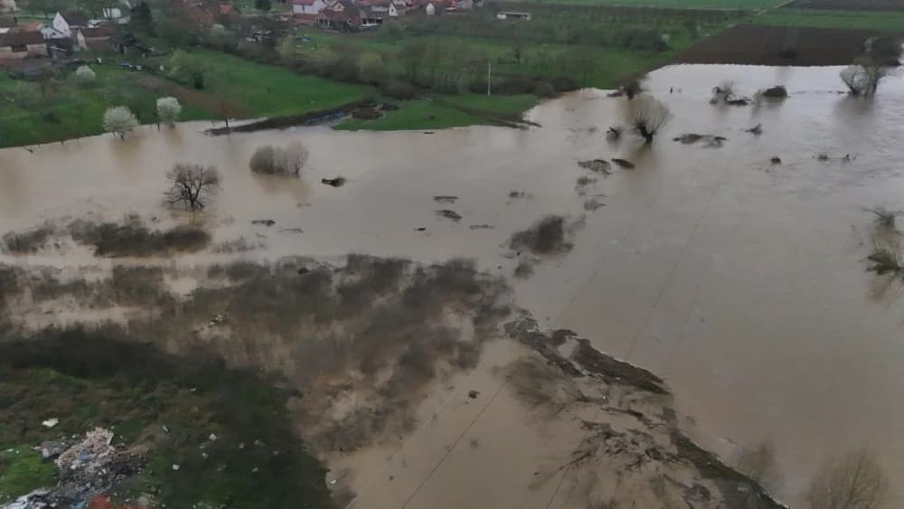 Orljava je izlijevanjem iz korita učinila svoje – video zapis nizvodno od Kuzmice prema Pleternici i dalje /VIDEO/