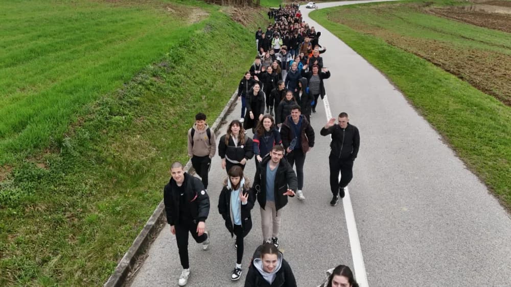 Gotovo tisuću mladih i onih malo starijih u ovogodišnjem 46-kilometarskom križnom putu