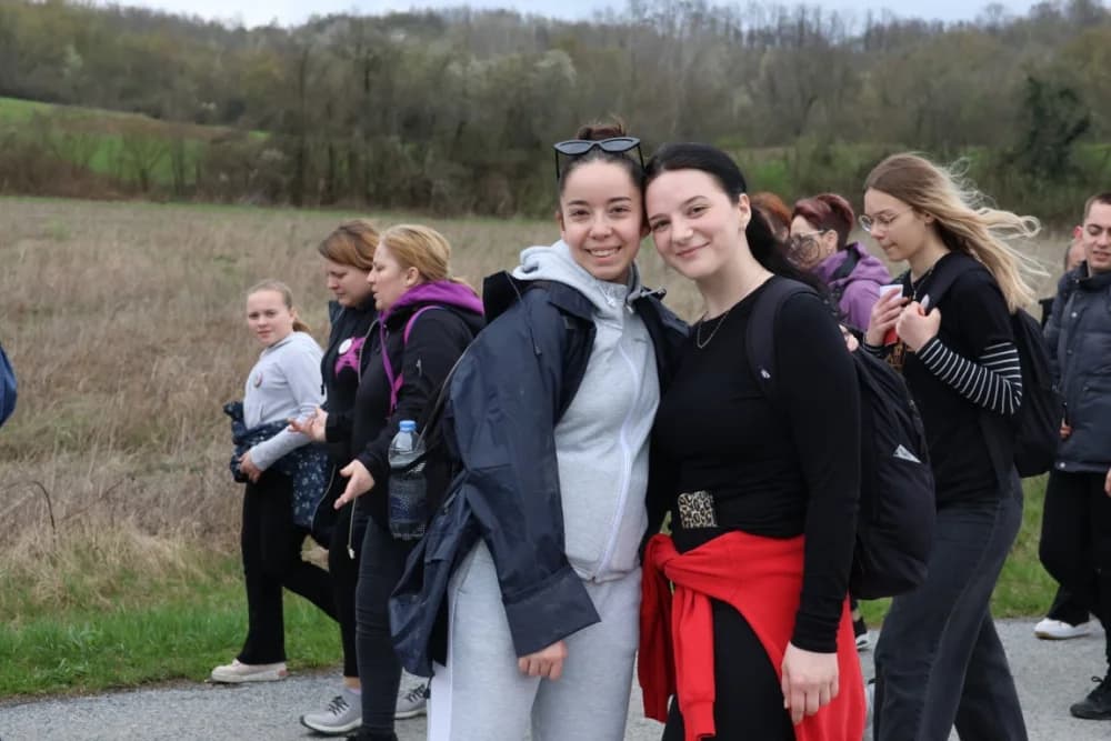 Gotovo tisuću mladih i onih malo starijih u ovogodišnjem 46-kilometarskom križnom putu