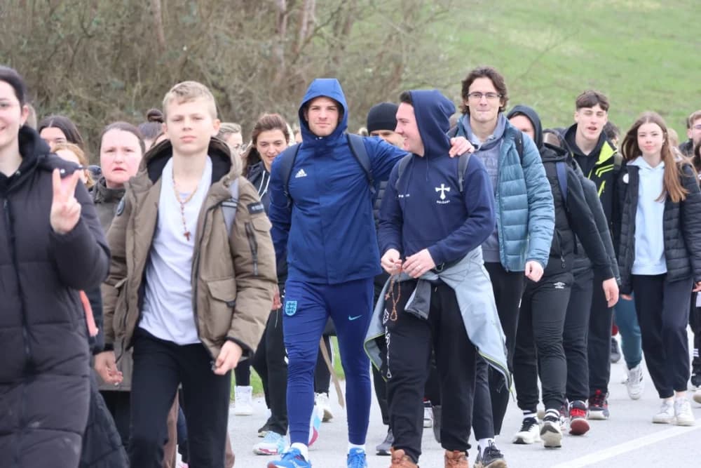 Gotovo tisuću mladih i onih malo starijih u ovogodišnjem 46-kilometarskom križnom putu