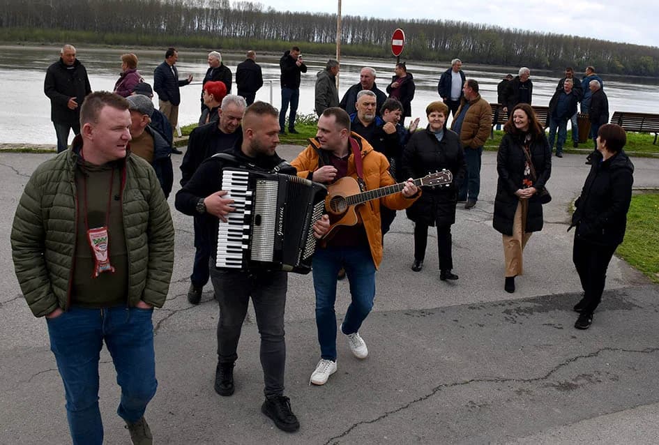Vetovčki vinari u posjetu hrvatskom Podunavlju