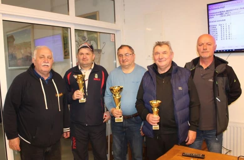 ŽUPANIJSKI ŠAHOVSKI KUP: Prvo mjesto osvojio Šahovski klub Vina Markota iz Pleternice