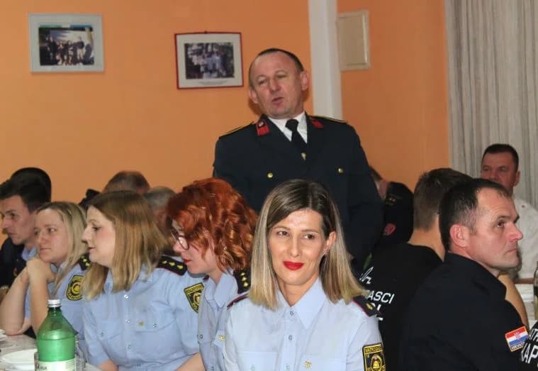 SKUPŠTINA PLETERNIČKIH VATROGASACA: Marku Alaberu i Damiru Juneku medalje za 50 godina rada u vatrogastvu