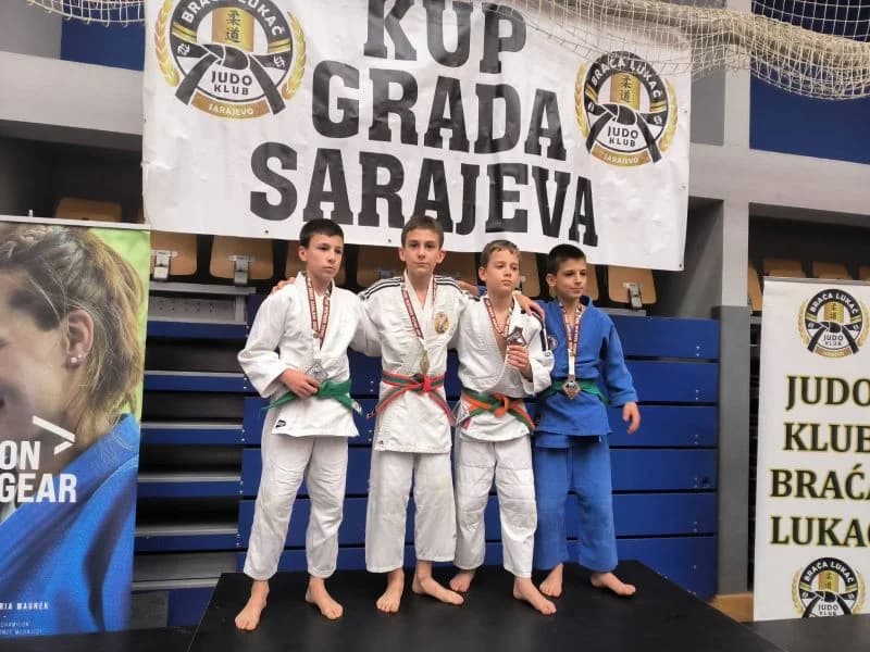 JUDO KLUB „SLAVONAC“: U Sarajevu osvojili dvije zlatne i dvije srebrne medalje