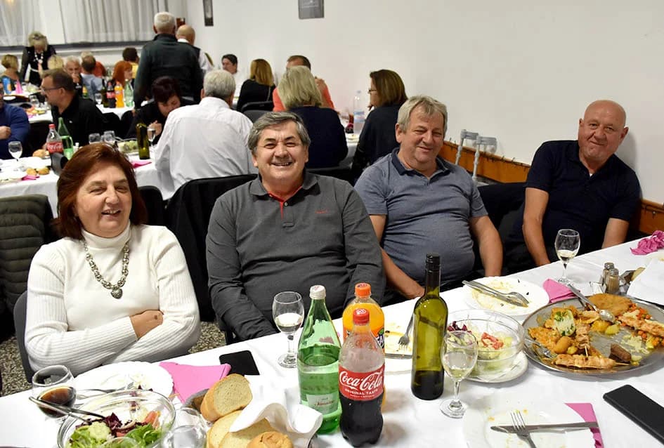 POŽEŠKA PODUZETNICA ANKA ŠUTALO PROSLAVILA 60. ROĐENDAN: Pjevajući sa Cecilijom slavljenica podigla uzvanike na noge /FOTOGALERIJA/