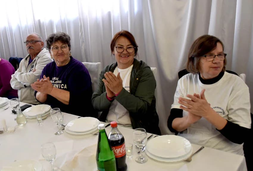 Umirovljenici Čaglina i umirovljenice Kaptola pobjednici županijskog natjecanja u pikadu