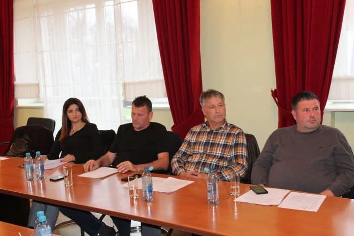 GRADSKO VIJEĆE PLETERNICE: Usvojene odluke o kupnji zgrade „Hotela Marinović“ i imenovanju Aleje Ljudevita Petraka