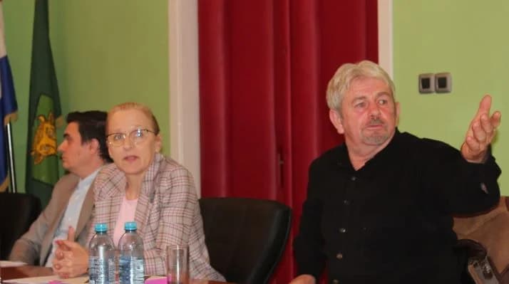 GRADSKO VIJEĆE PLETERNICE: Usvojene odluke o kupnji zgrade „Hotela Marinović“ i imenovanju Aleje Ljudevita Petraka