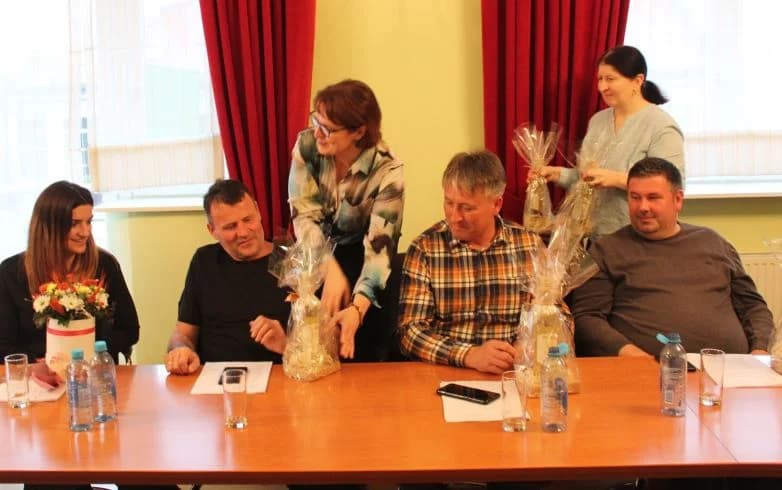 GRADSKO VIJEĆE PLETERNICE: Usvojene odluke o kupnji zgrade „Hotela Marinović“ i imenovanju Aleje Ljudevita Petraka