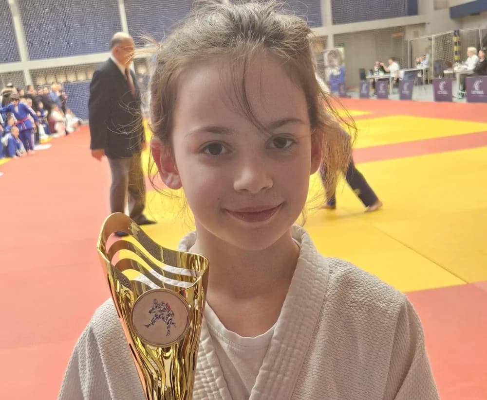 Marta Komušanac se iz Sarajeva vratila sa zlatnom medaljom i peharom