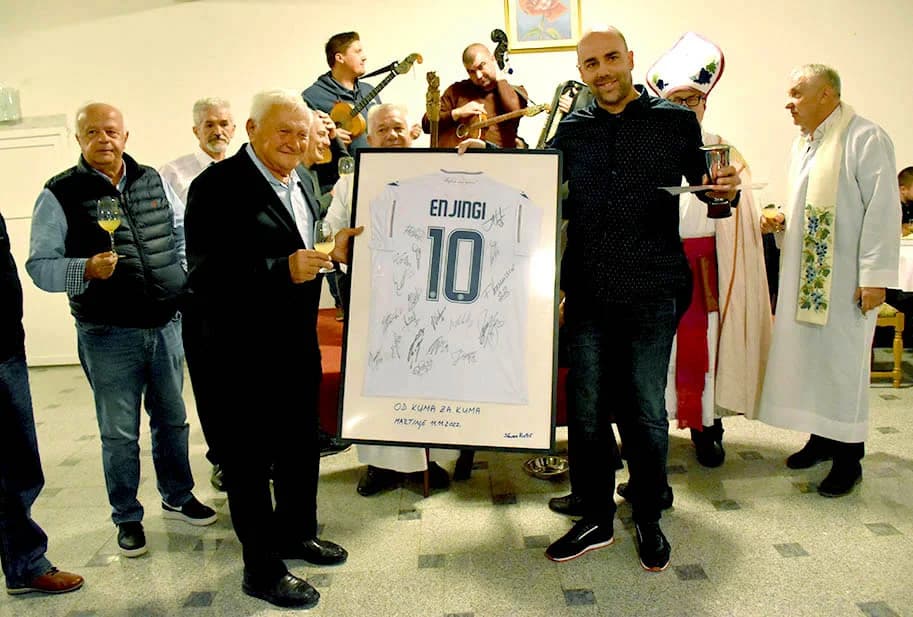 HRNJEVAČKI VINAR IVO ENJINGI U SPLITU - Uzvratio posjet vinskom kumu