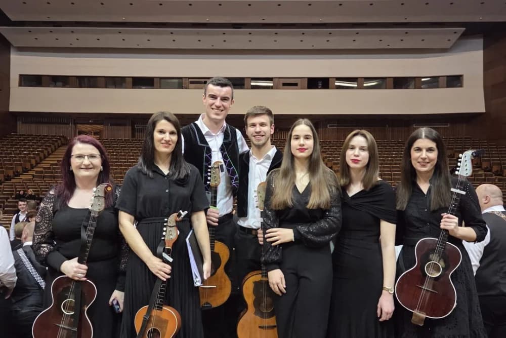 Kutjevački tamburaški orkestar nastupio na 19. Šokačkoj rapsodiji